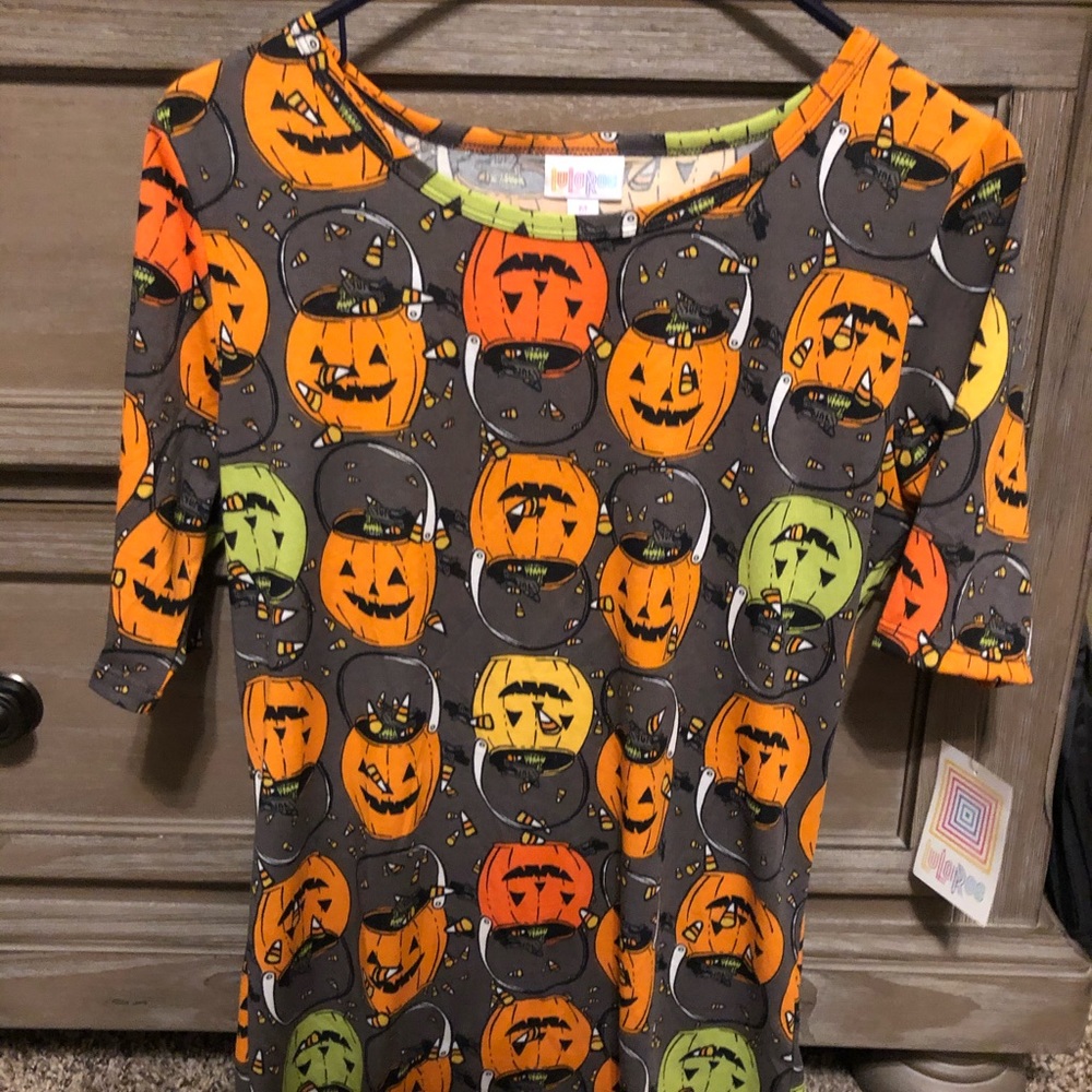 Lularoe “Gigi” pumpkin top
